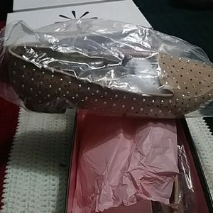 Women flats